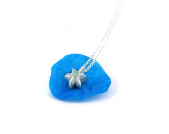 Früchtchen, zierliche Kette mit Anhänger, Silber und Emaille, Schmuck Mathilde Hagen