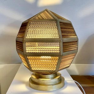 luminária de papelão reciclado