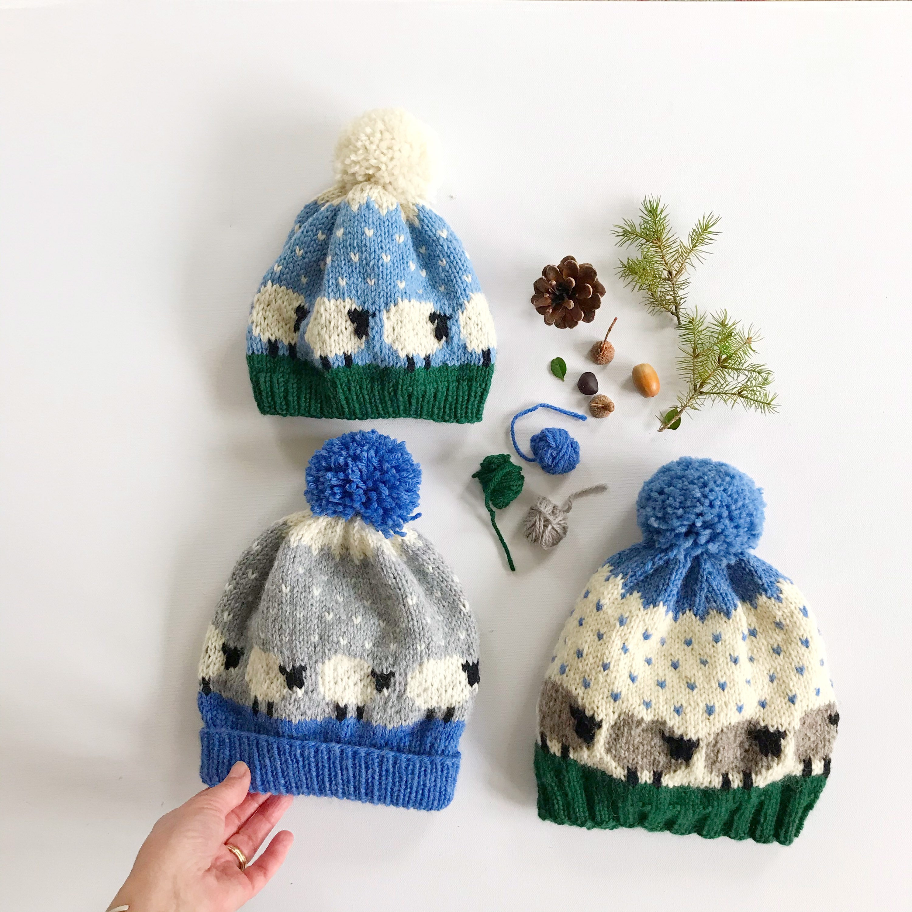 BeKnitting Pompom Maker for Yarn Kit with Scissors | 4 Sizes | for Crafts, Knitting, Gift
