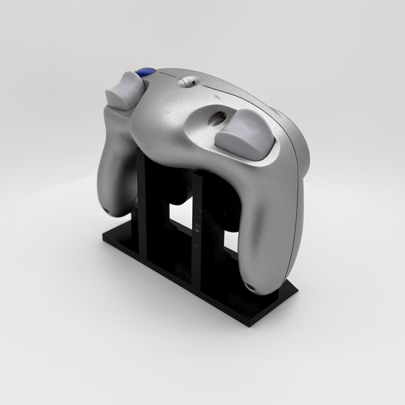 Wireless Nintendo Gamecube Controller Display Stand image 6