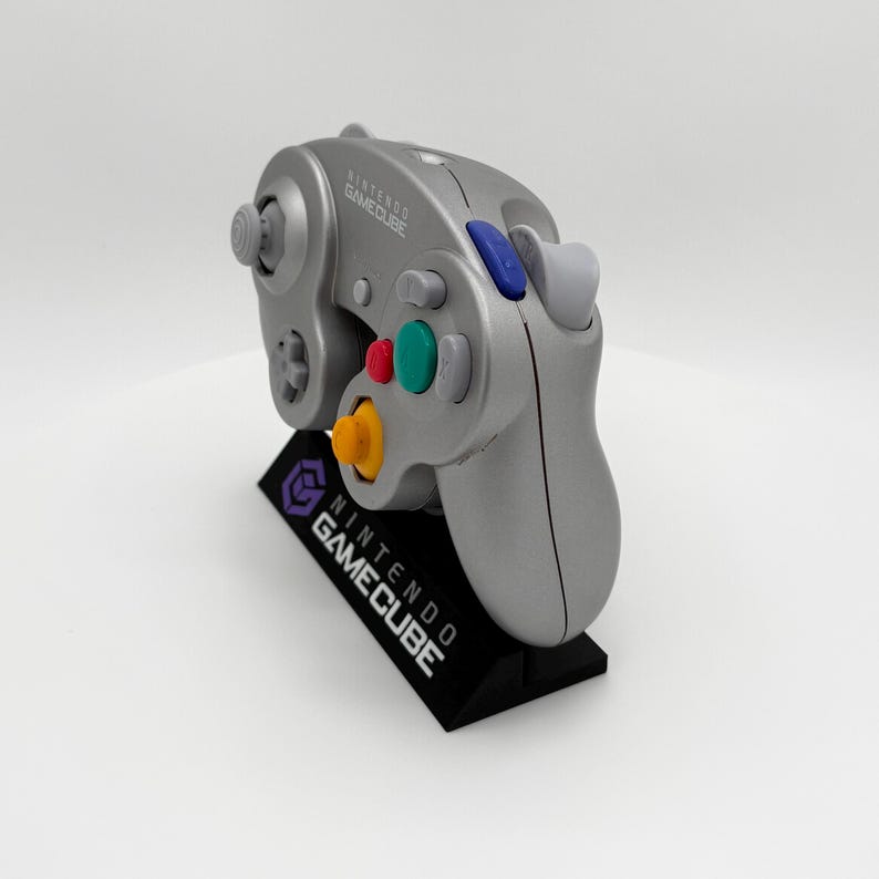 Wireless Nintendo Gamecube Controller Display Stand image 4