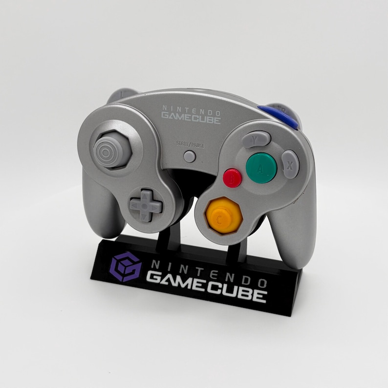 Wireless Nintendo Gamecube Controller Display Stand image 2