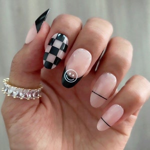 Black Checker Smile / Oval Nails / Press On Nails / Nail Designs / Fake Nails / Glue On Nails / Stick On Nails / Nails with Designs