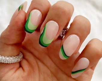 Green Waves / Oval Nails / Press On Nails / Nail Designs / Fake Nails / Glue On Nails / Stick On Nails / Nails with Designs