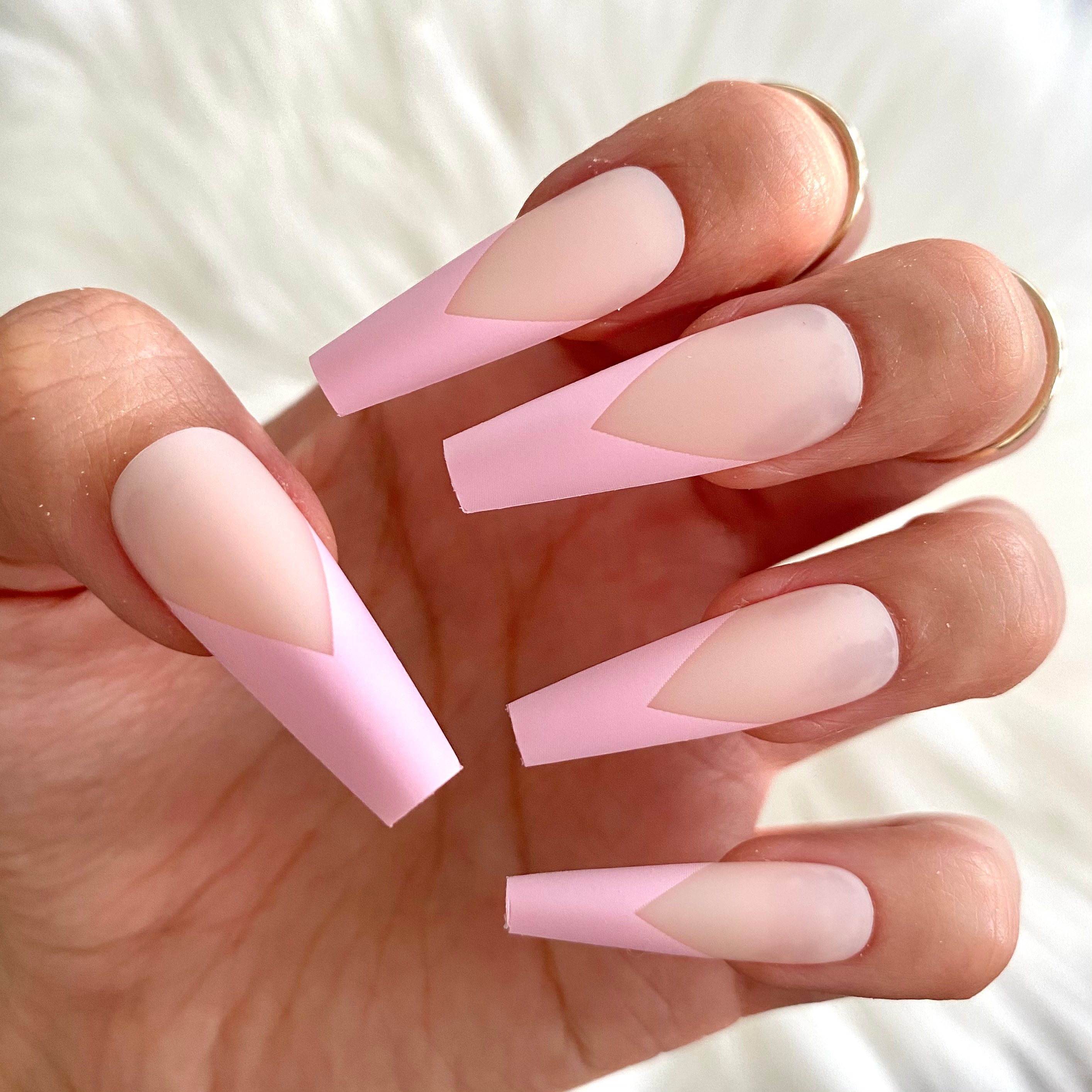 V Shape French Nails - t9jqwzh