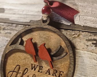 Siempre estamos contigo; Adorno cardenal