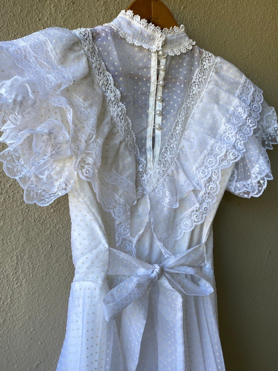 Elegant Ivory Dress - image 5