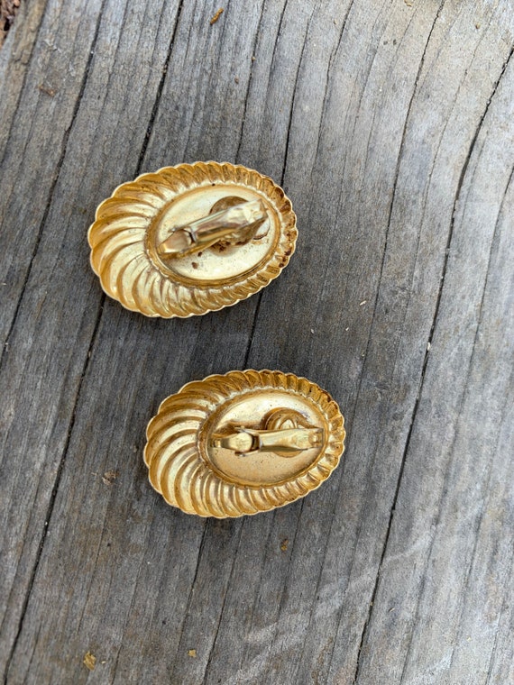 Gold Swirl Earrings - image 3