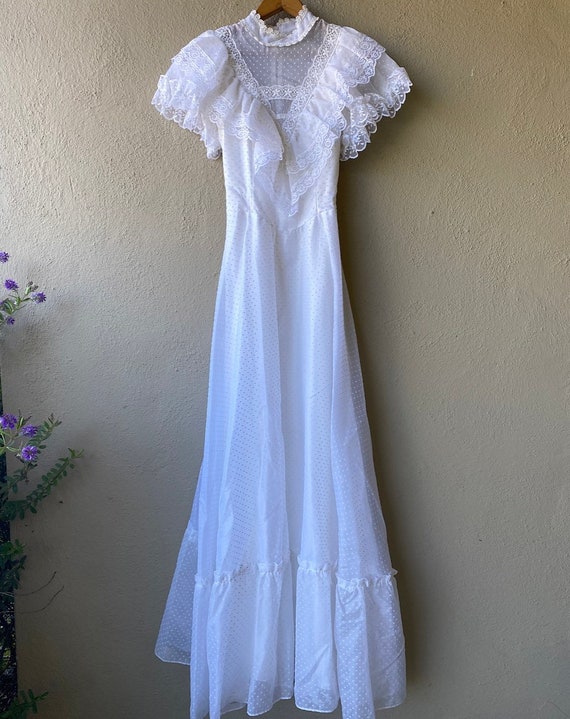 Elegant Ivory Dress - image 2