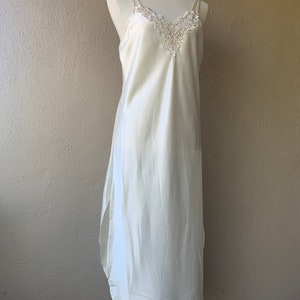 Vintage Embroidered Night Gown