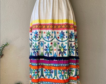 Falda bordada vintage