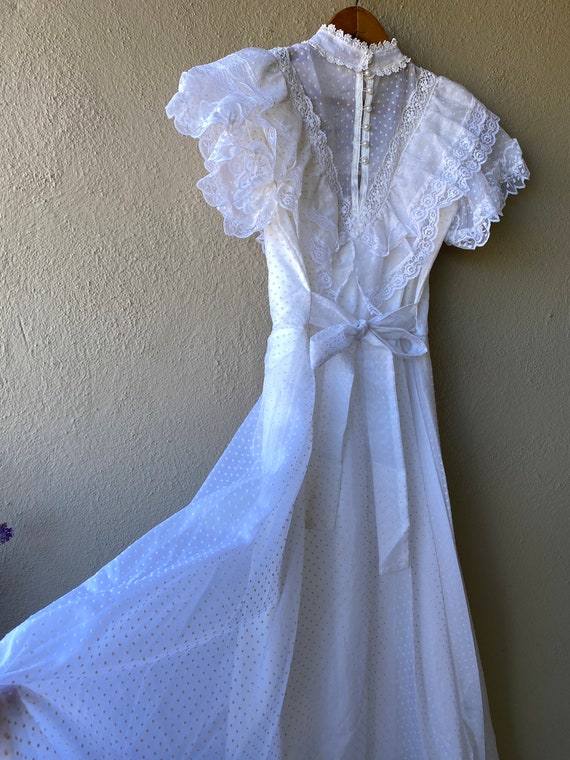 Elegant Ivory Dress - image 9