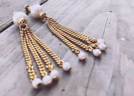 Pearl Drop Earrings - image 1