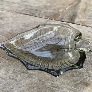 Gray Leaf Smoke Tray