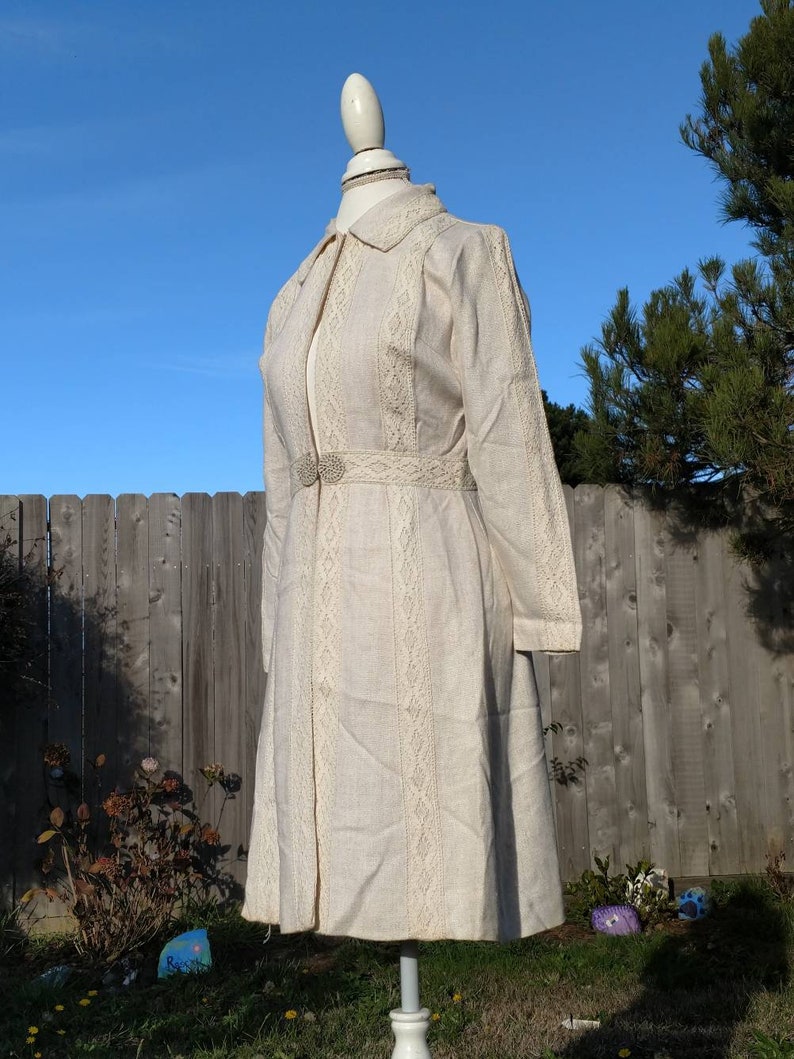 med Linen princess coat size 8 swing coat mid length winter sm Christmas natural fiber bridal boho womens vintage 70s lace jacket