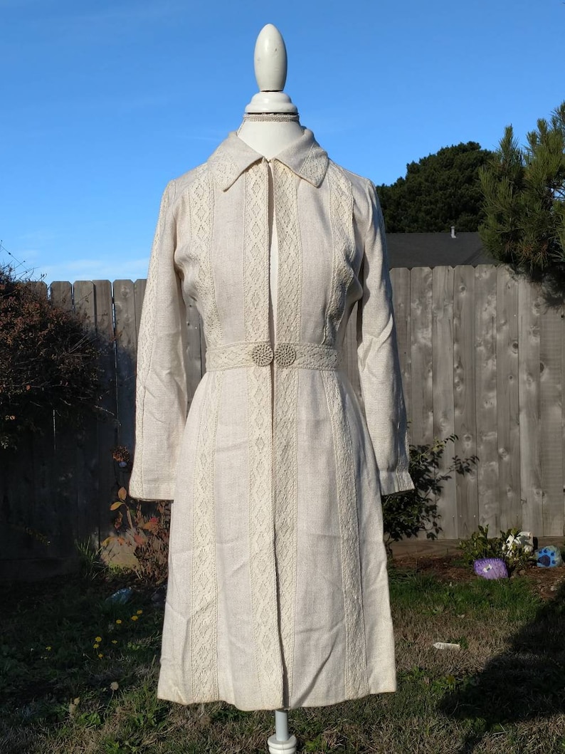 med Linen princess coat size 8 swing coat mid length winter sm Christmas natural fiber bridal boho womens vintage 70s lace jacket