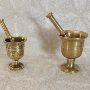 Antiker handgemachter großer Messing Stößel und Mörser Apotheker Set, Messing Mörser und Kupfer Gewürzmühle