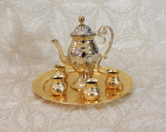 Juego de 5 tazas, bandeja y jarra para servir agua de Zamzam, cobre bañado en oro de 24 quilates. Ideal para Hajj, Umrah y regalos islámicos.