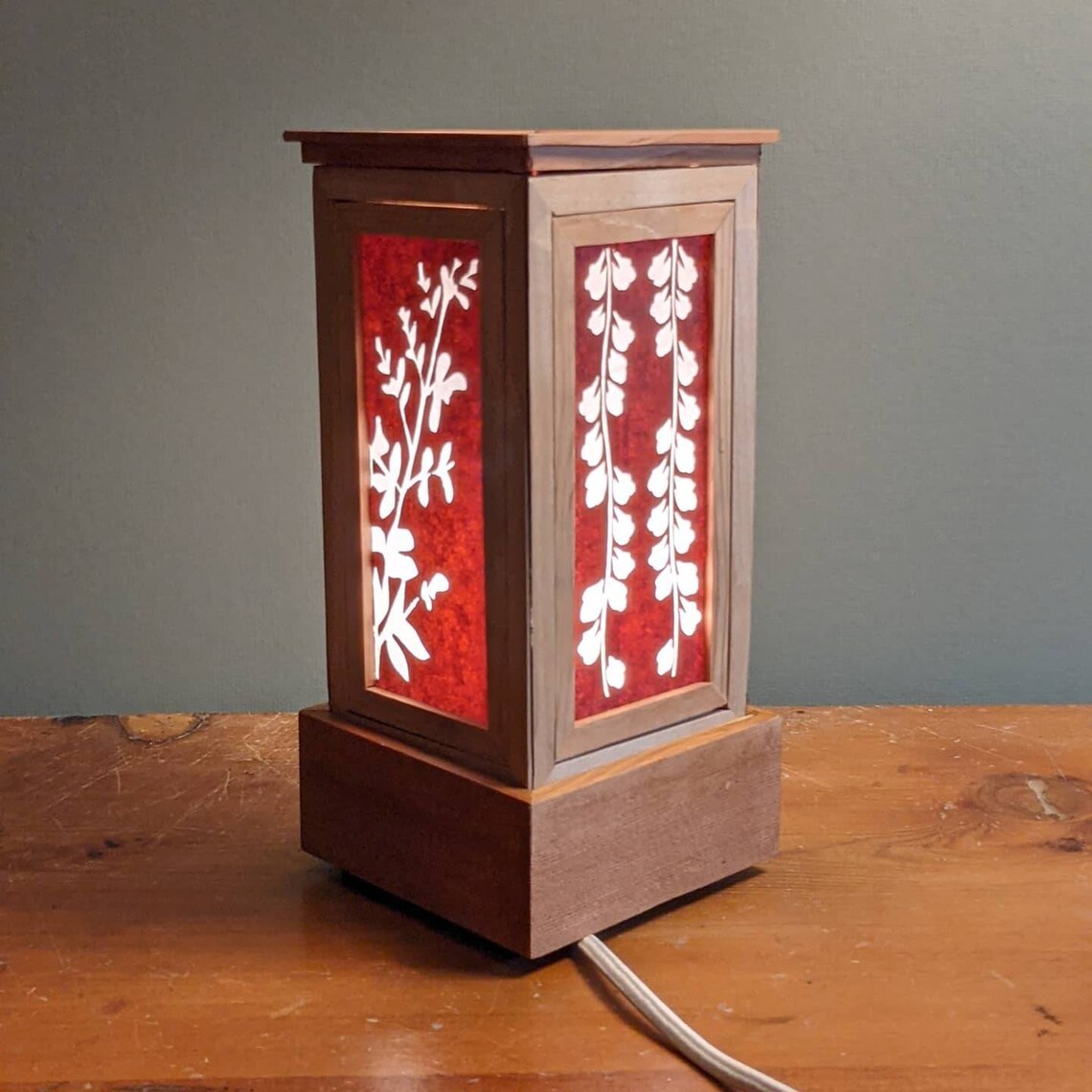 Lámpara de estilo japonés con papel de plantilla antigua Katazome