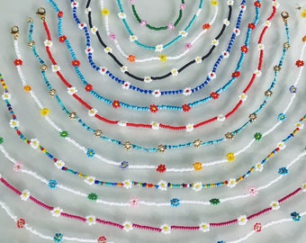 Custom Daisy Beaded Choker Necklace, Flower Chain Bead Necklace, Seed Bead Necklace, Flower Necklace, Beaded Necklace, Bead Necklace