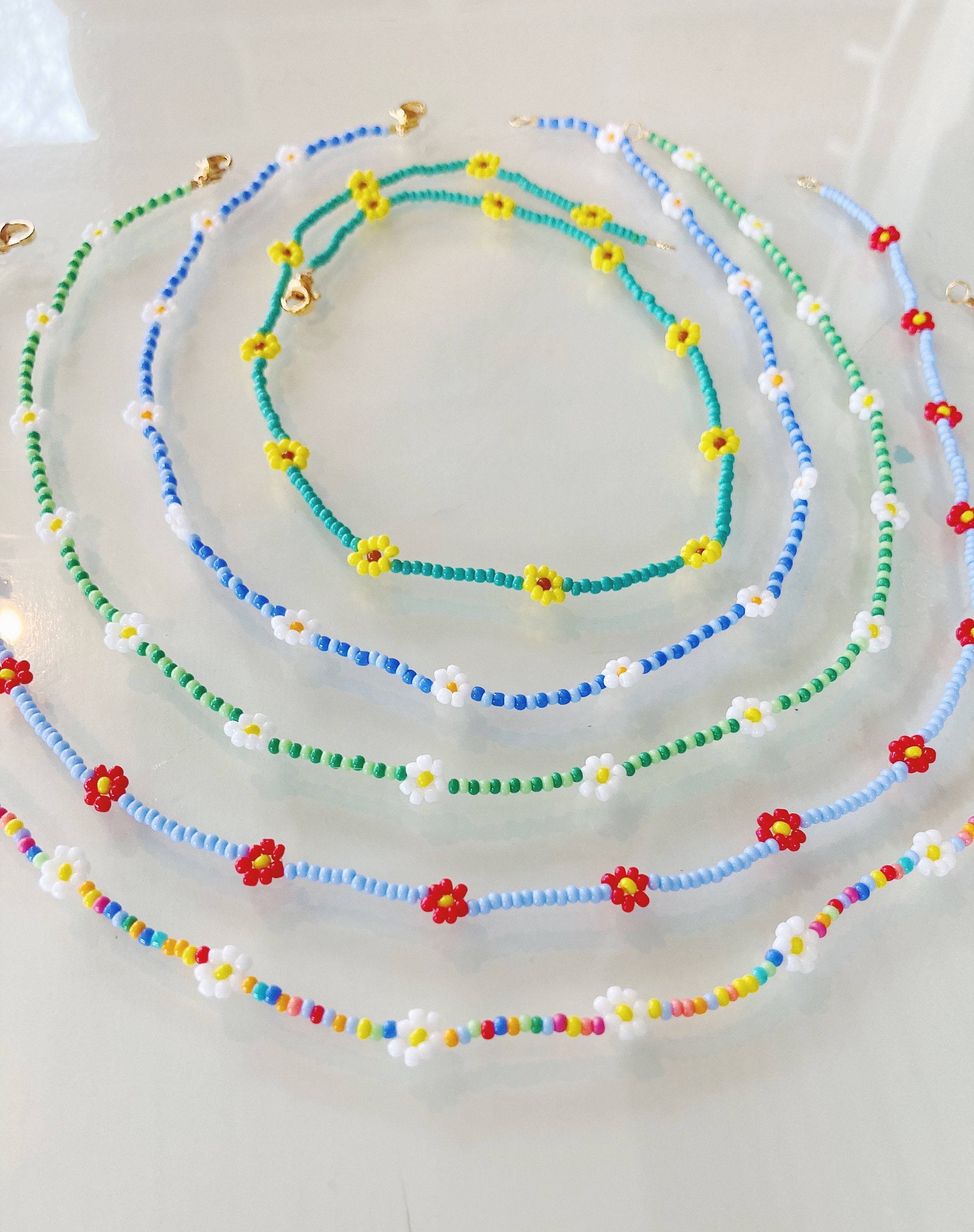 Custom Daisy Beaded Choker Necklace, Flower Choker, Seed Bead