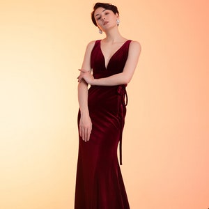 Elegant V-neck Hepburn Style mermaid long Velvet Dress with thin sash Floor-length Bridesmaids Velvet Prom Dress wine burgundy Gifts zdjęcie 5