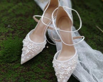 Florales 3d Lentejuelas perlas de imitación con cuentas Cordones Punta puntiaguda Tacones de 3 pulgadas Estilo de hadas Novia Zapatos de damas de honor Zapatos de boda Regalo nupcial