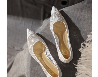 Zapatos de novia de boda de tacón bajo de 1,5 pulgadas de encaje Chantilly para regalo de maternidad para novia para ser regalo de boda para novia regalo de luna de miel