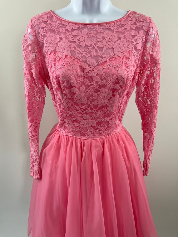 1970s Bubble Gum Pink Lace Cocktail Dress - image 4