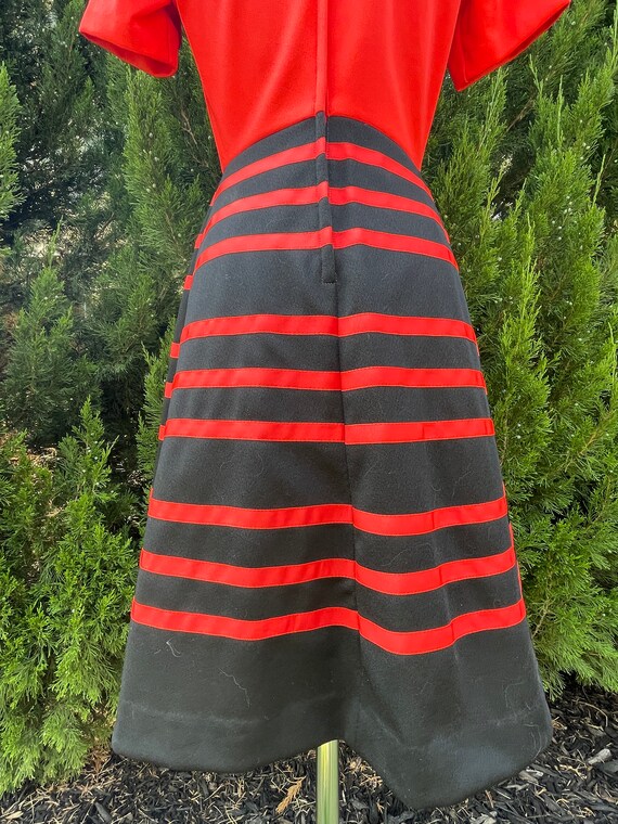 1970s Toni Todd Geometric Red & Black Dress - image 6