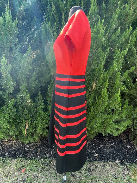 1970s Toni Todd Geometric Red & Black Dress - image 3