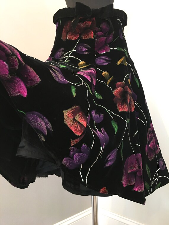 1980s Patricia Rhodes Floral Full Velvet Skirt - image 9