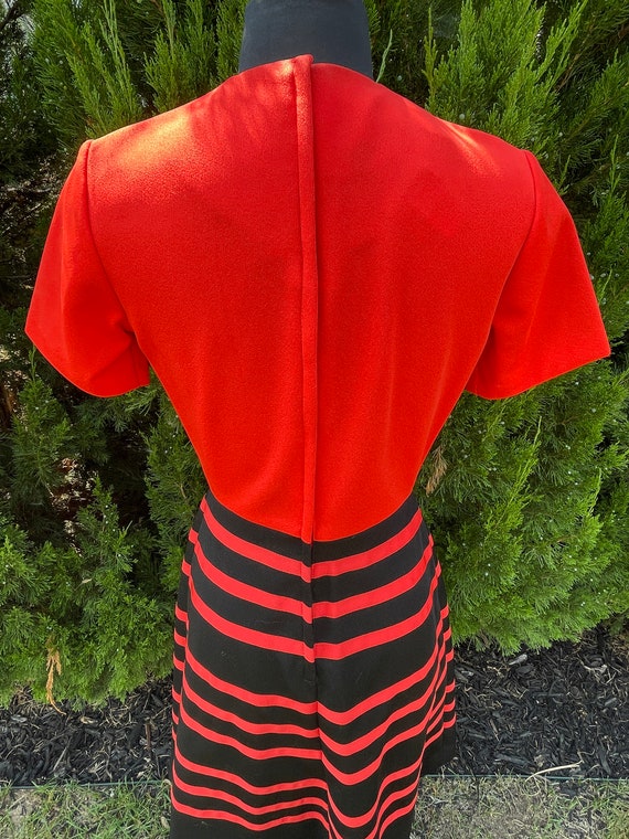 1970s Toni Todd Geometric Red & Black Dress - image 7