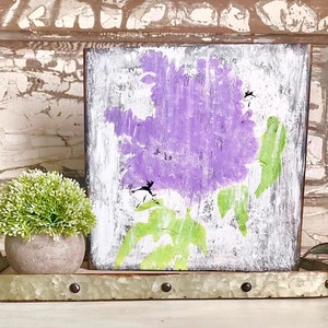 Lilac Sign / Spring Flower Decor / Antique Style Sign / Shabby Chic Decor / Vintage Chippy Paint Sign / Lilac Decoration