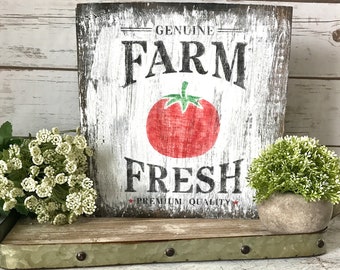 Tomato Sign / Kitchen Veggie Wood Sign / Farm Freah Tomatoes / Summer Decor / Antique Farmhouse / Chippy Paint /