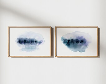 Set med 2 akvarelltryck med reflektion över ett sjölandskap, Liten blå abstrakt målning, Akvarell blå väggkonsttryck