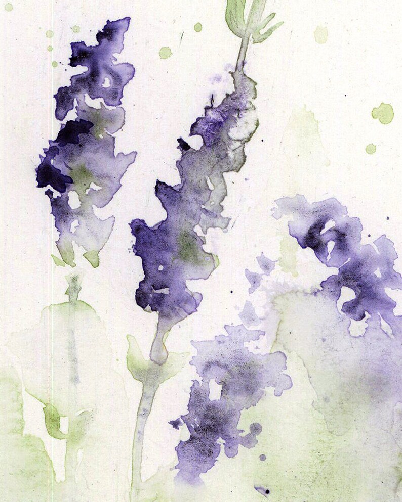 K&ouml;nnte beinhalten: Aquarellmalerei von lila Blumen mit gr&uuml;nen Stielen auf wei&szlig;em Hintergrund.