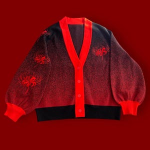 曼珠沙華カーディガン、オーバーサイズカーディガン、赤黒カーディガン、彼岸花カーディガン、和花カーディガン
