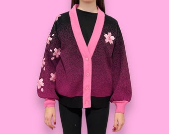 Kirschblüten-Strickjacke, übergroße Strickjacke, rosa und schwarze Strickjacke, Sakura-Strickjacke, Blumen-Strickjacke