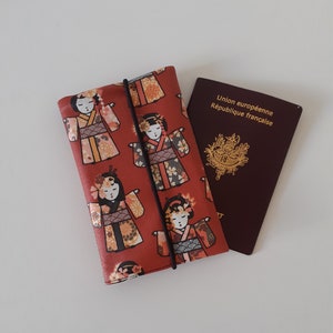 étui passeport/portefeuille femme/porte-cartes/étui carte grise/permis/cadeau femme/coton enduit noir/rouge/kokeshis/similicuir noir