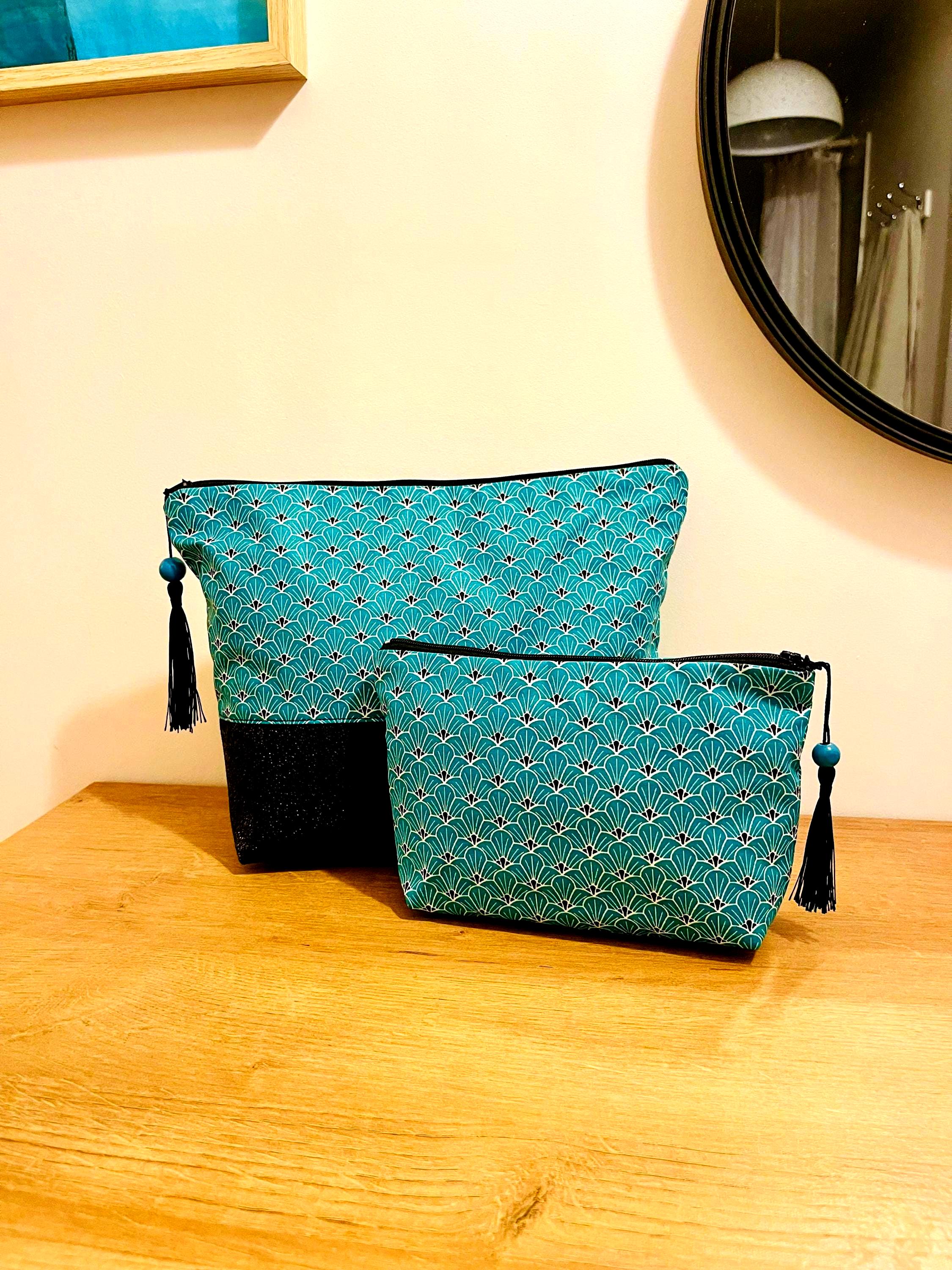 lot de 2 trousses/trousse de toilette et trousse à maquillage/cadeau femme/coton enduit imprimé vert/noir/blanc/similicuir paillettes noir