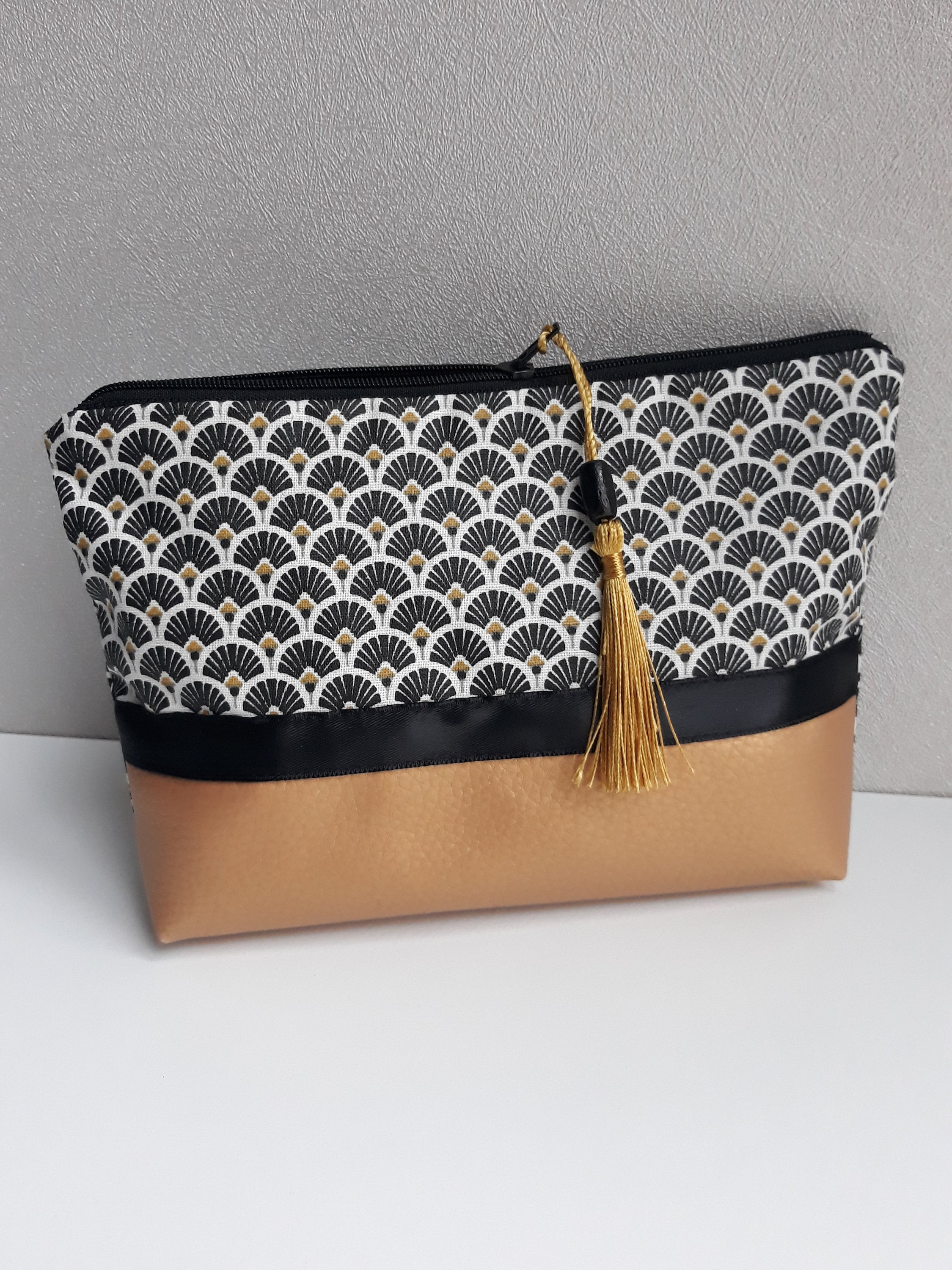 Toiletry Pouch On Chain Autres Toiles Monogram - Women - Small