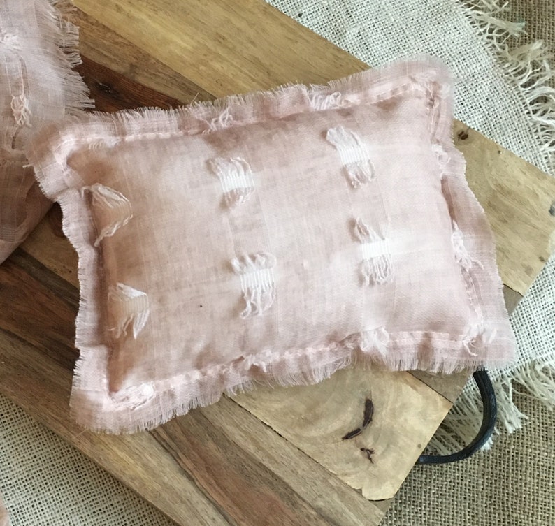 Newborn Baby Photography Props Set Baby Bonnet and Pillow Set Newborn Decorative Pillow Newborn Photography Props Baby Posing Pillow
