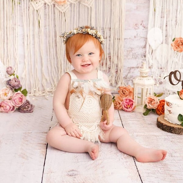 Boho Baby Girl First Birthday Outfit, Luxury Feathered Cake Smash Romper, Ruffle Lace 1st Birthday Photoshoot, Redhead Baby Photo Bodysuit