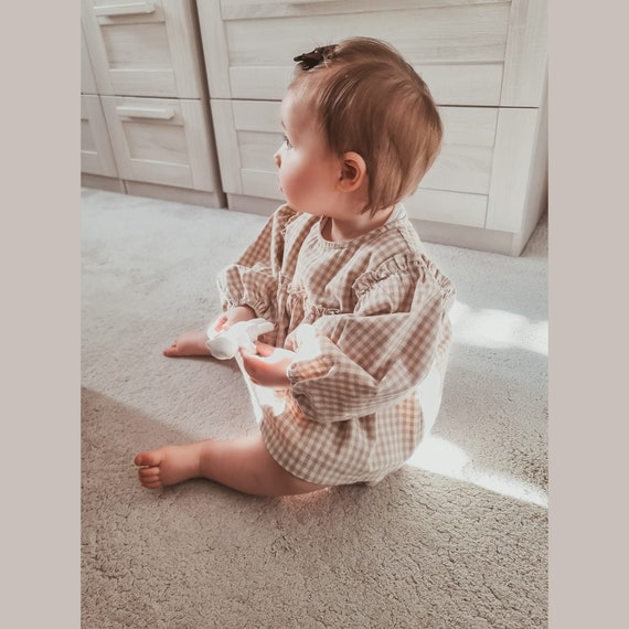 Haut a smocks vichy pour bebe fille ensemble haut et bloomer de style traditionnel vetements de jour pour tout petits couleurs neutres en coton a carreaux vichy 6 12 mois Etsy Canada