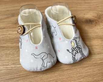 Grey Safari Baby shoes, bloomers and bib - Several Sizes