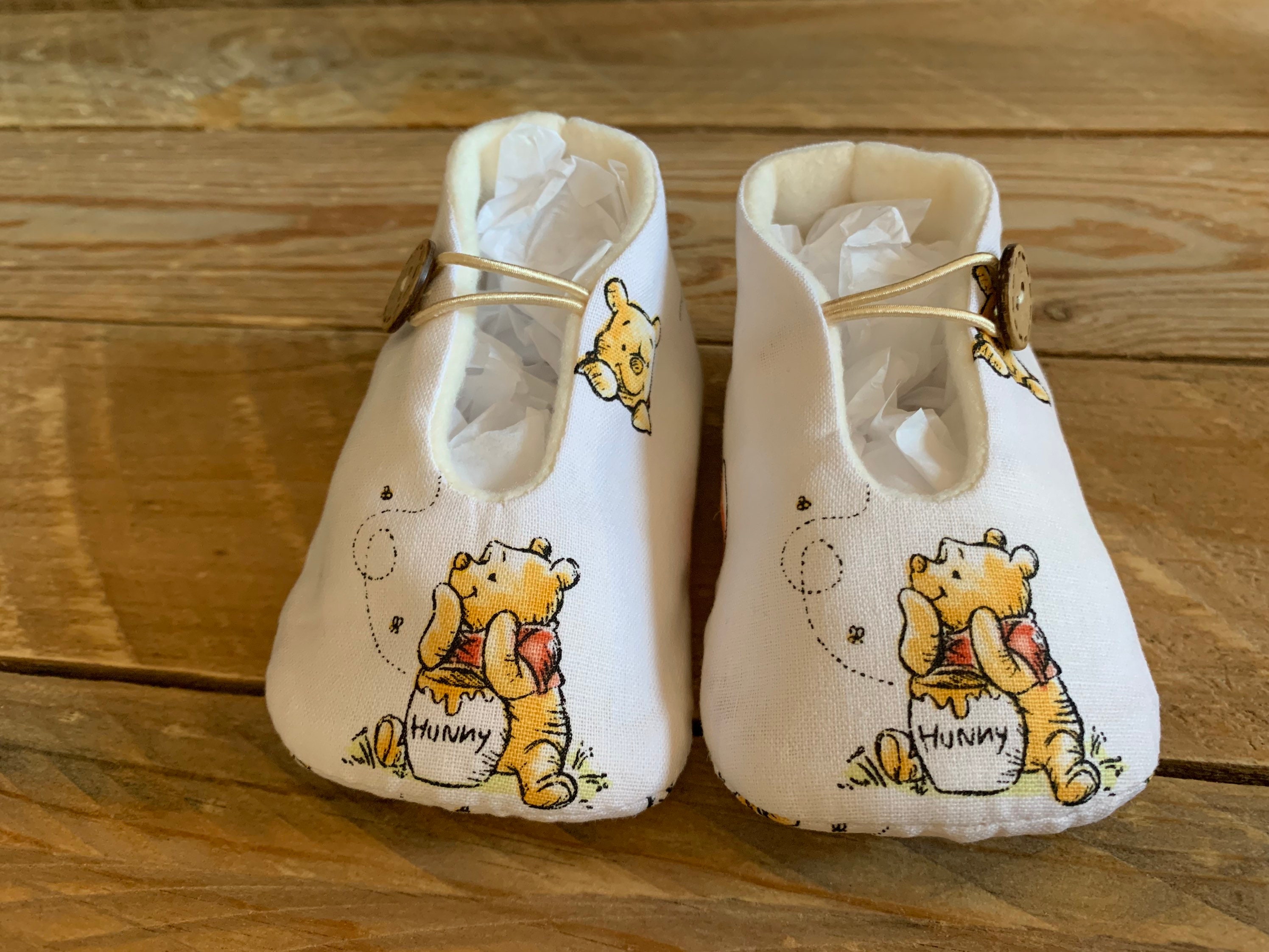 Winnie the pooh baby clearance booties