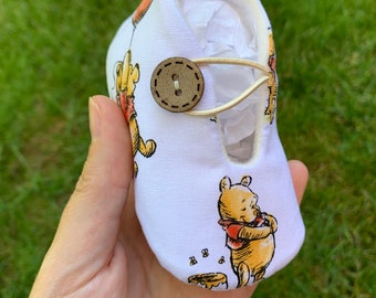 Winnie de Pooh Baby shoes - Several Sizes