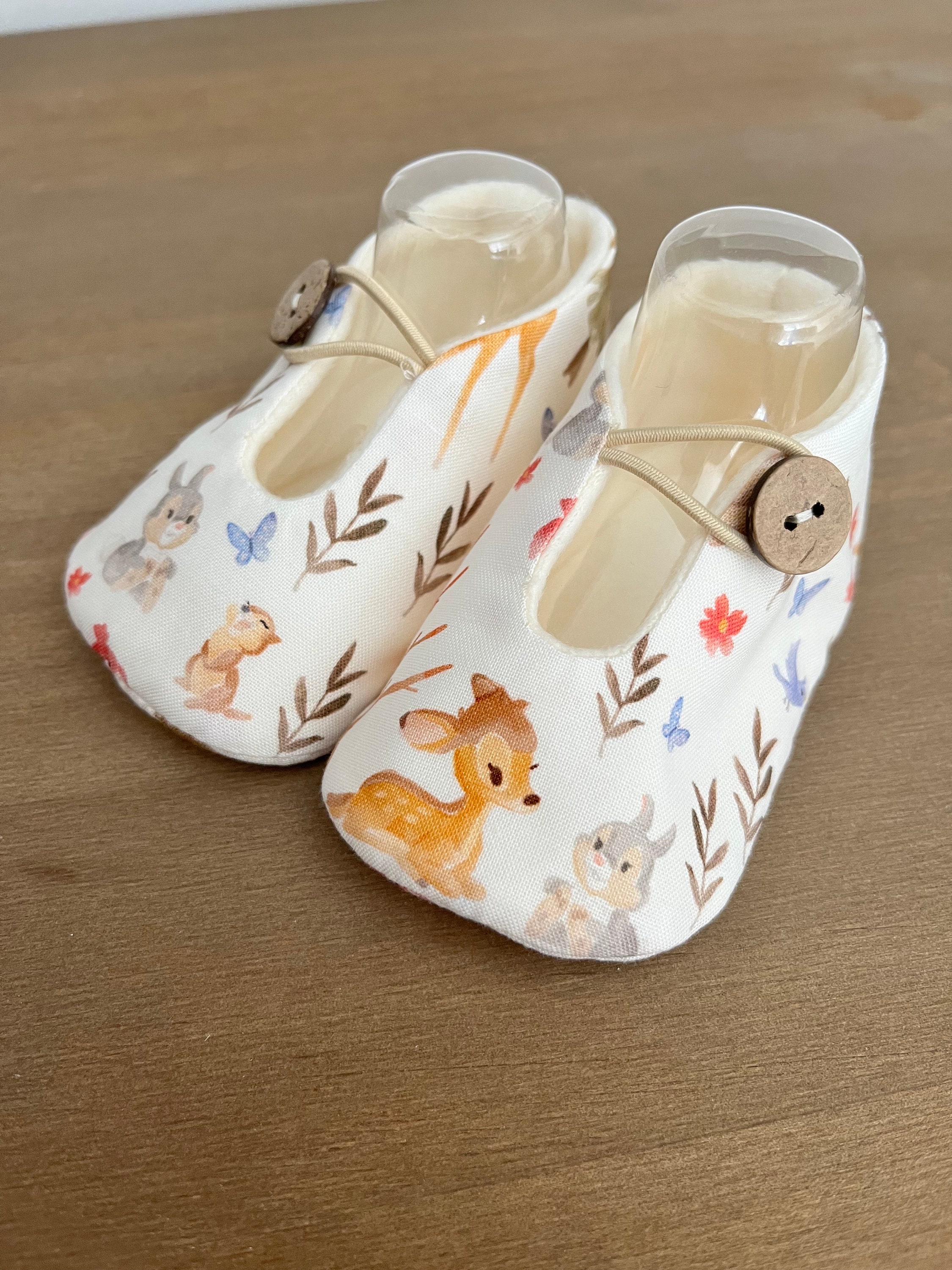 Dumbo Baby shoes bloomers and bib Several Sizes