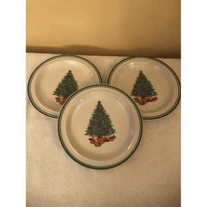 Anchor Hocking Holiday Time Salad Plates Set Of 3